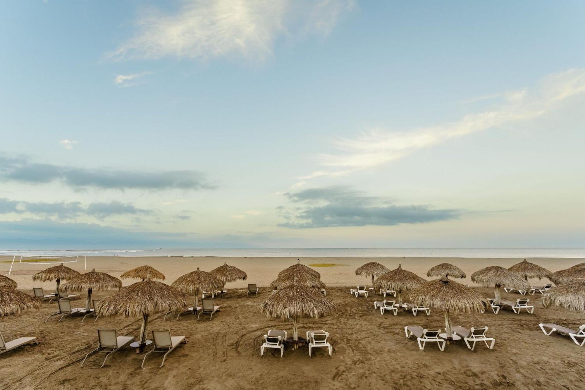 The Grand Luxxe Three Bedroom Spa Suite Нуэво-Вальярта Экстерьер фото