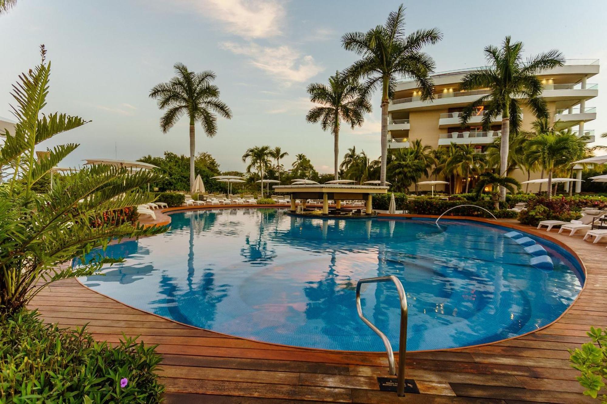 The Grand Luxxe Three Bedroom Spa Suite Нуэво-Вальярта Экстерьер фото
